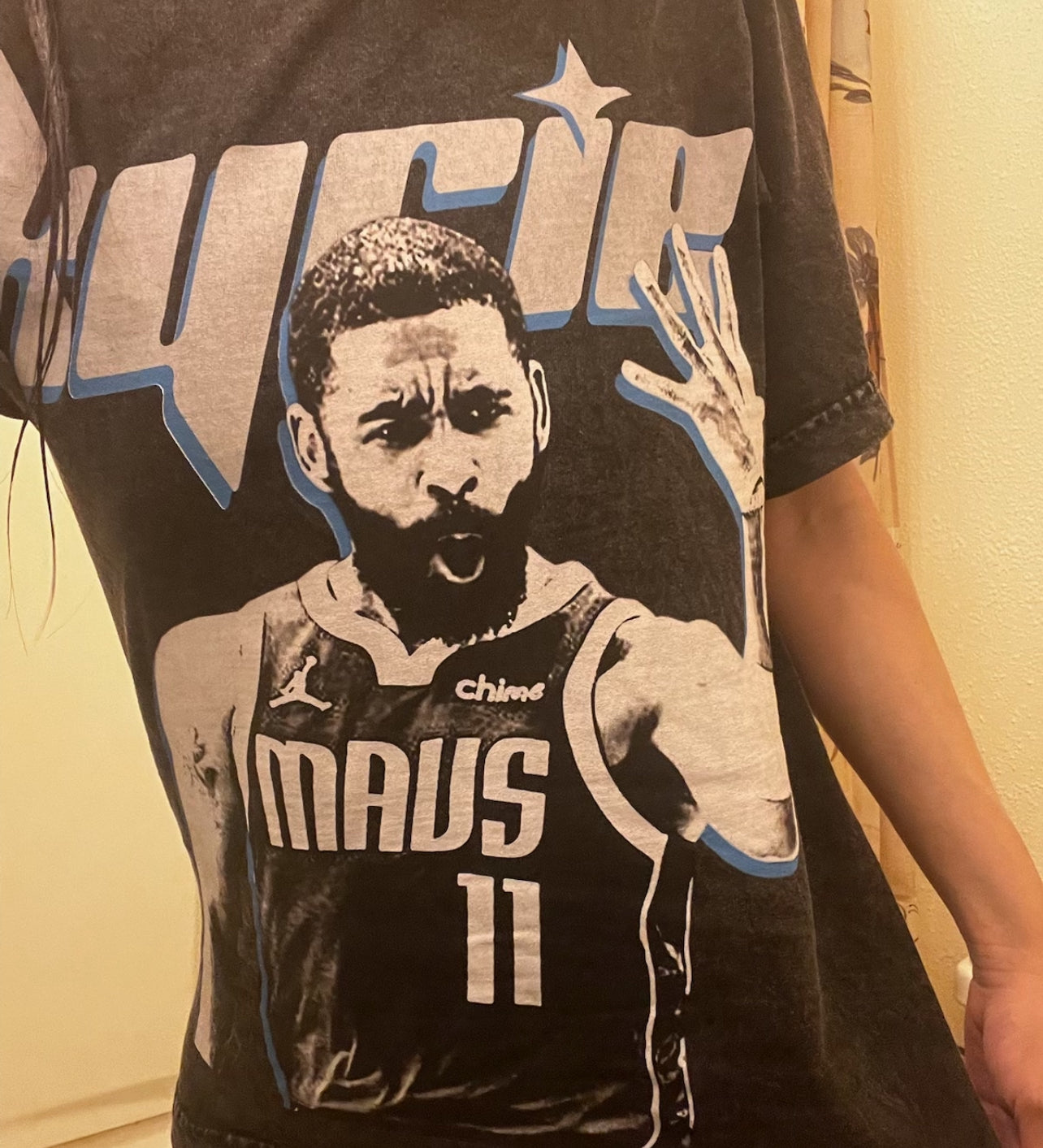 11” Kyrie Hand Tee ✋🏾